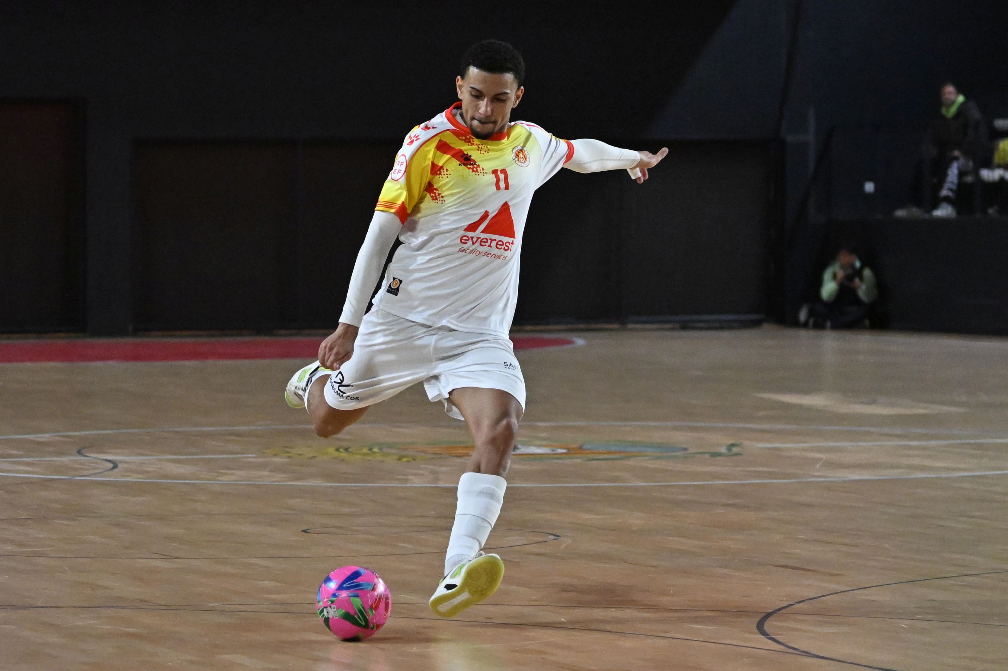 Leandrinho lidera la tabla de goleadores 